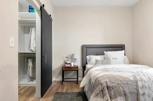 $1,990 | 4914 Park Avenue, Unit 2F, Weehawken, NJ 07086