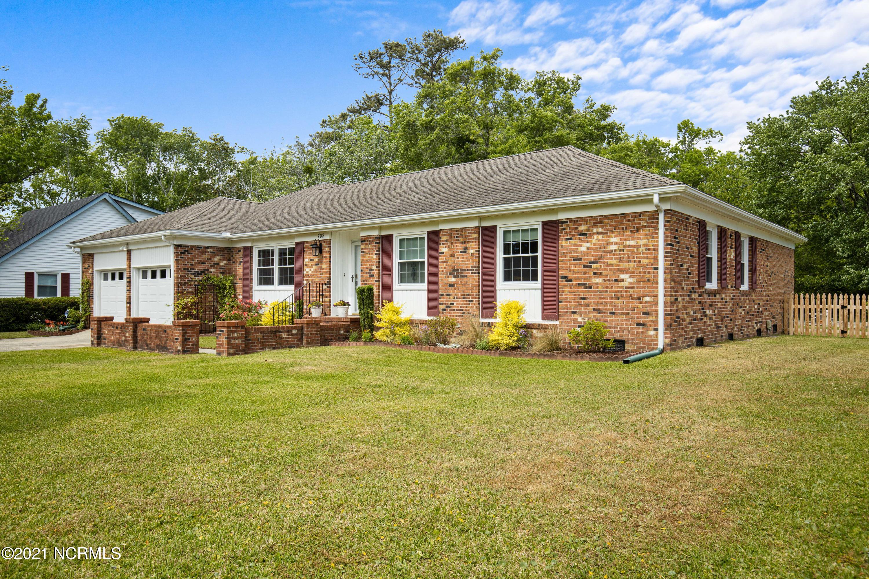 702 Friendly Road Morehead City, NC 28557 - Photo 3 of 39 702 Friendly Road front
