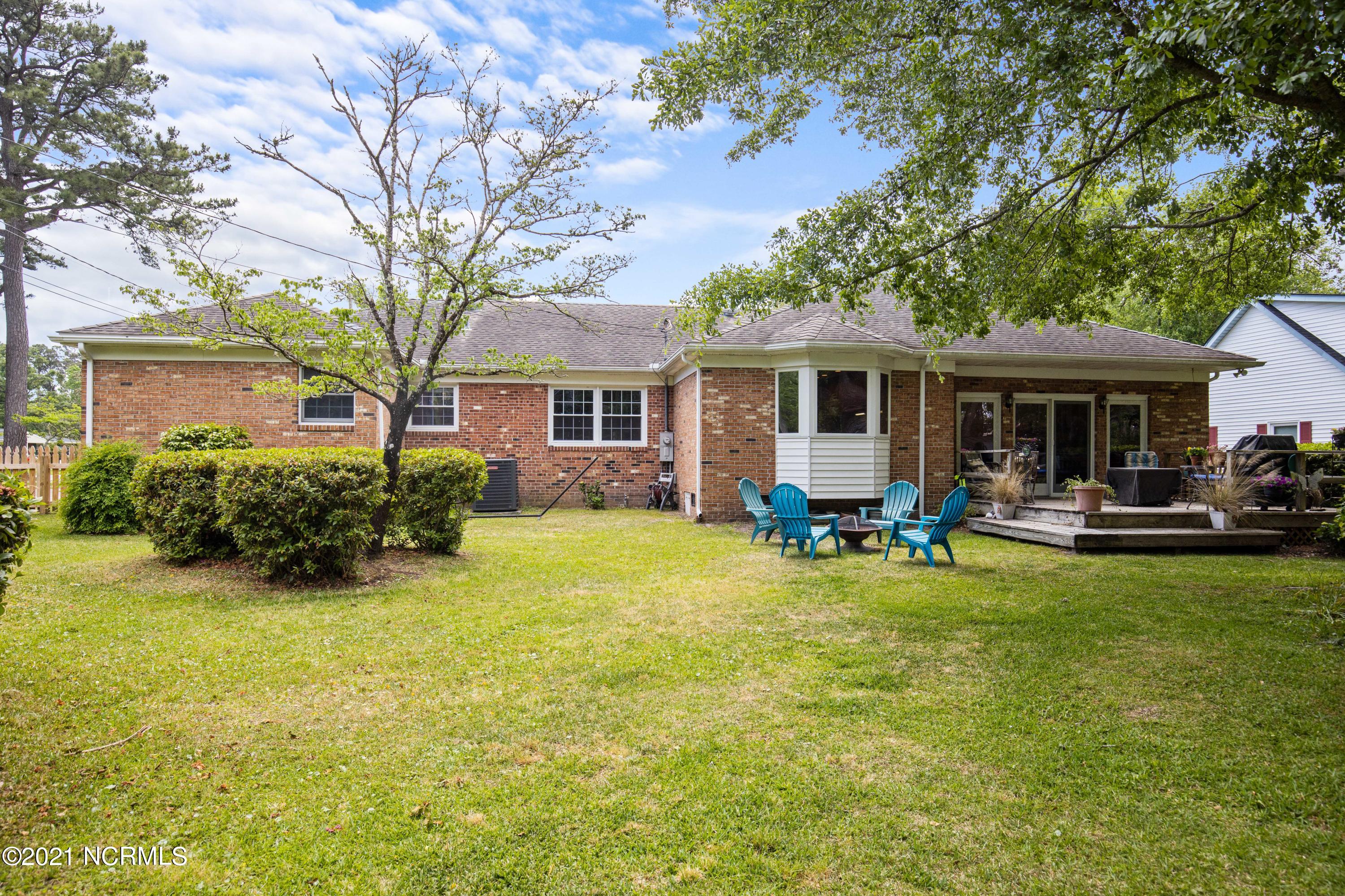 702 Friendly Road Morehead City, NC 28557 - Photo 32 of 39 yard8