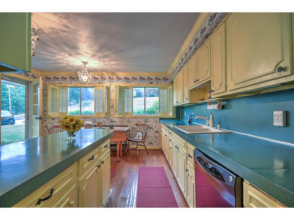2125 Pendragon Road Kingsport, TN 37660 - Photo 10 of 36 Photo 10