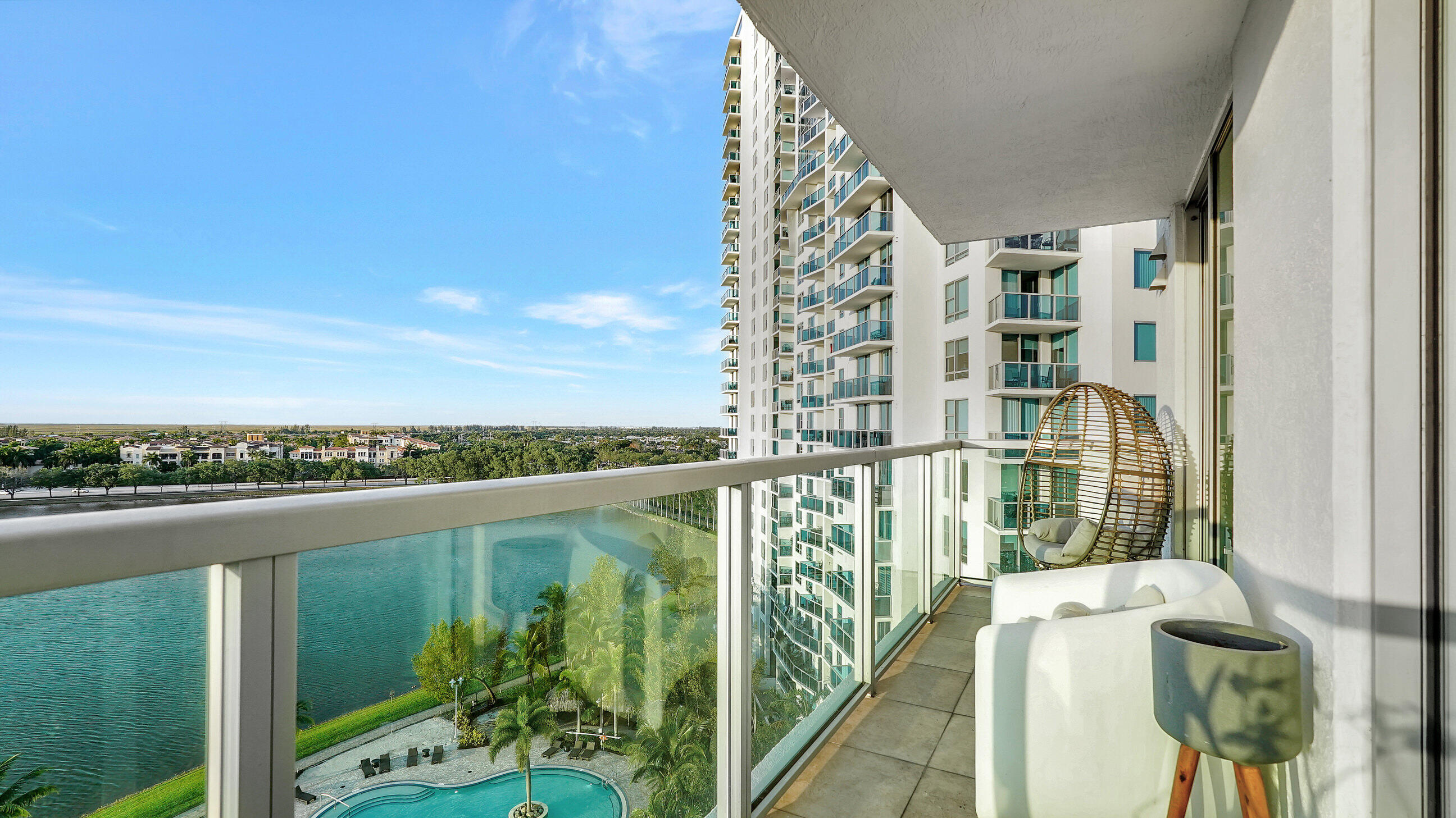 2681 North Flamingo Road, Unit 1007S Sunrise, FL 33323 - Photo 13 of 38 16_dsc08651