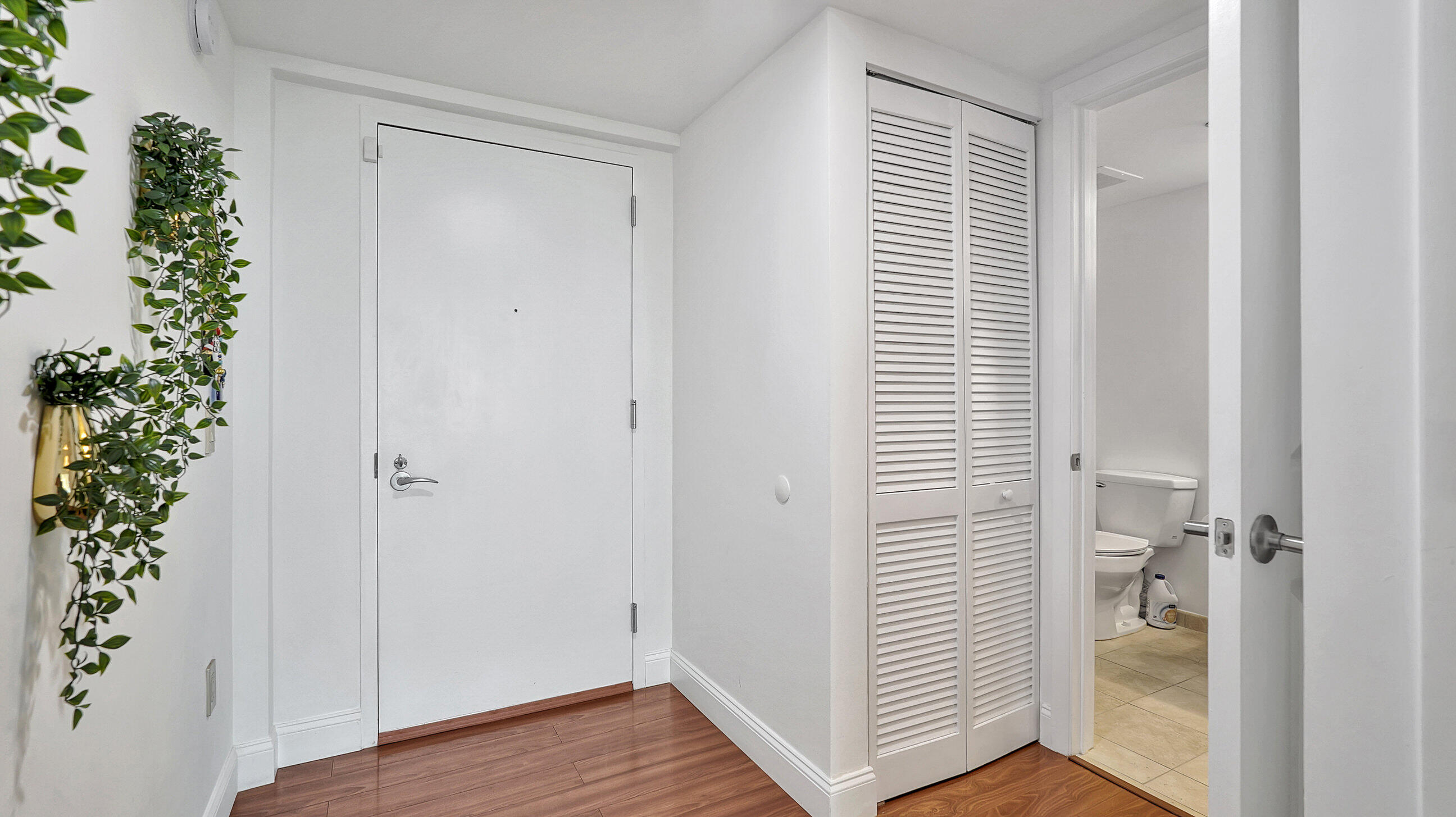 2681 North Flamingo Road, Unit 1007S Sunrise, FL 33323 - Photo 4 of 38 03_dsc08584