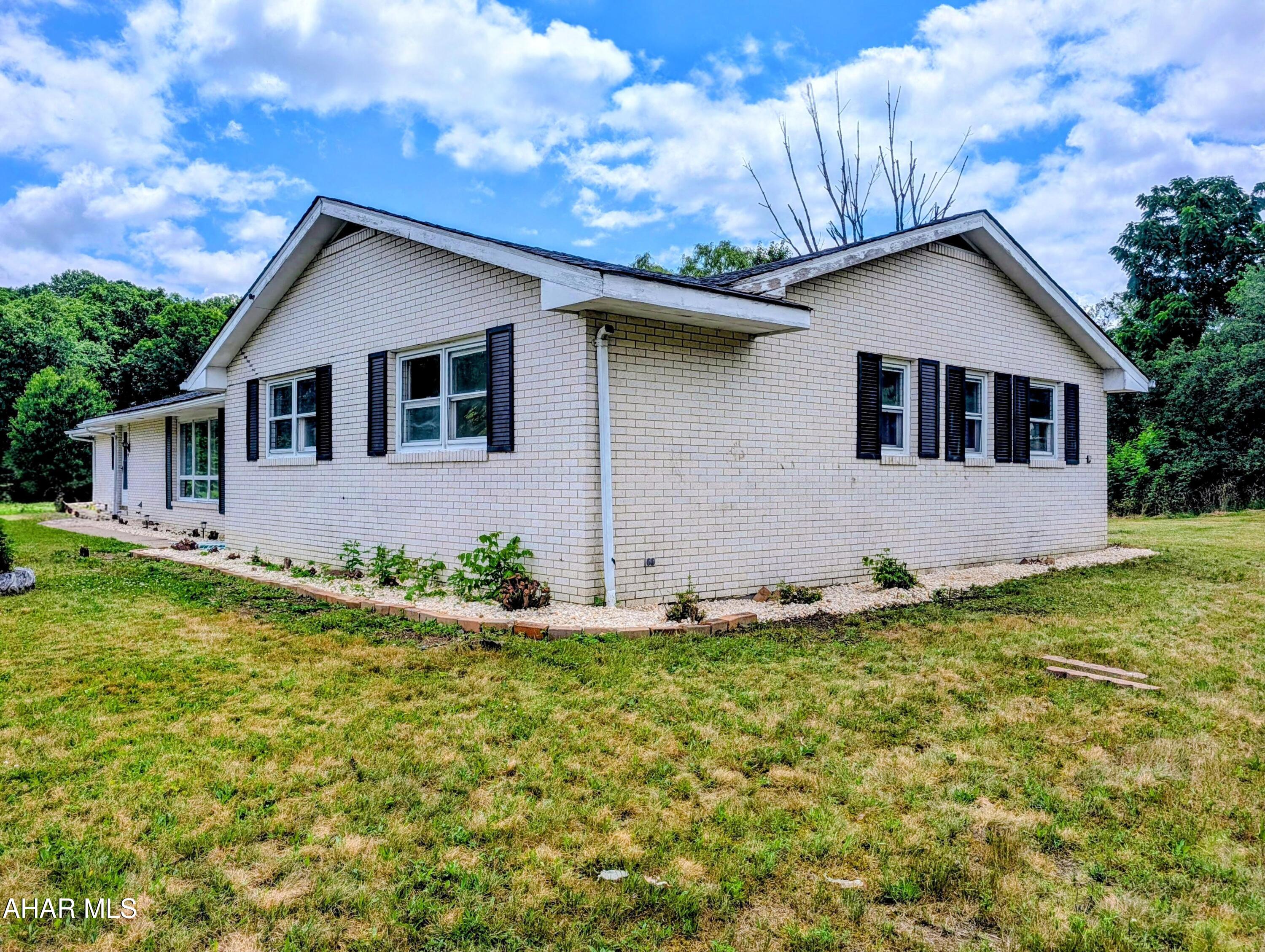 110 Sycamore Road Fishertown, PA 15539 - Photo 3 of 59