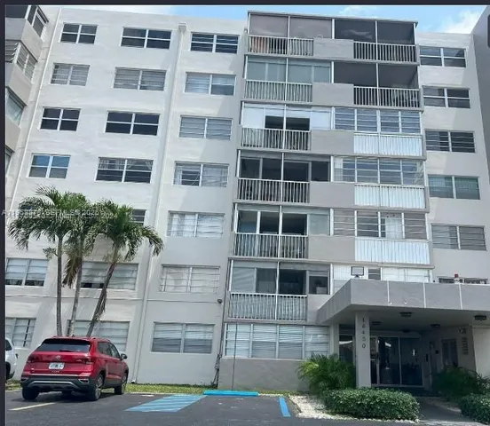 $2,100 | 16450 Miami Drive, Unit 306, North Miami Beach, FL 33162