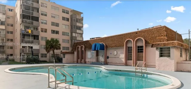 $2,100 | 16450 Miami Drive, Unit 306, North Miami Beach, FL 33162