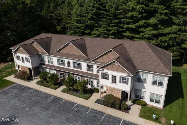 $280,000 | 16 Lancaster Place, Milton, NY 12020