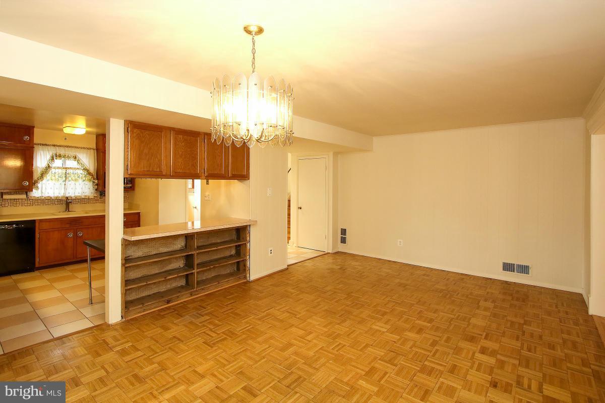 11815 Pittson Road Silver Spring, MD 20906 - Photo 11 of 30 Dining Room