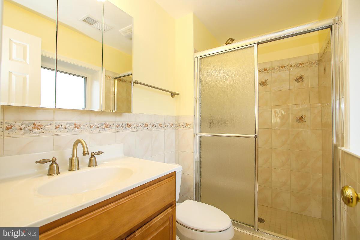 11815 Pittson Road Silver Spring, MD 20906 - Photo 16 of 30 Bath