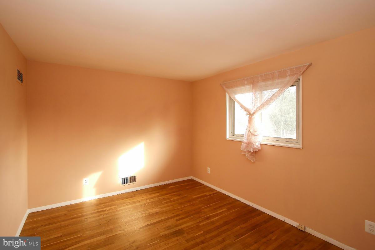 11815 Pittson Road Silver Spring, MD 20906 - Photo 24 of 30 Bedroom