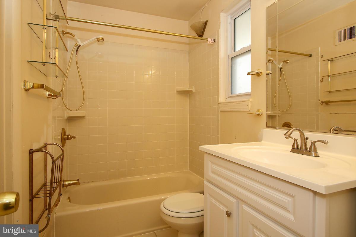 11815 Pittson Road Silver Spring, MD 20906 - Photo 25 of 30 Bath