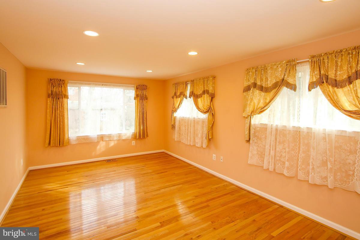 11815 Pittson Road Silver Spring, MD 20906 - Photo 27 of 30 Bedroom (Master)