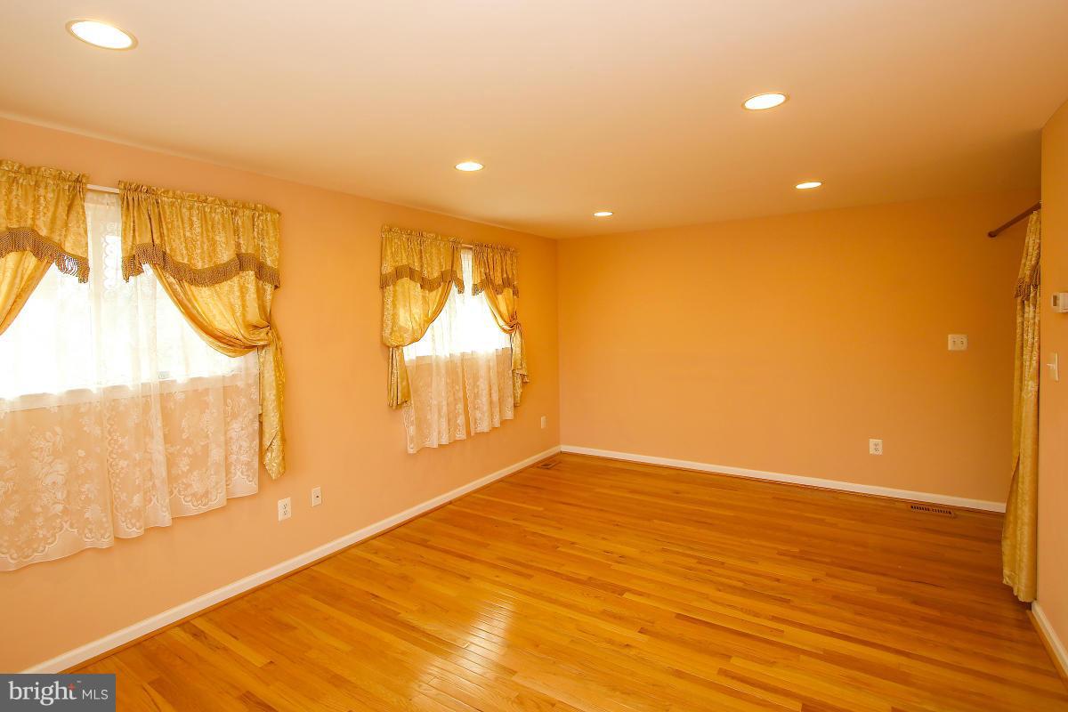 11815 Pittson Road Silver Spring, MD 20906 - Photo 28 of 30 Bedroom (Master)