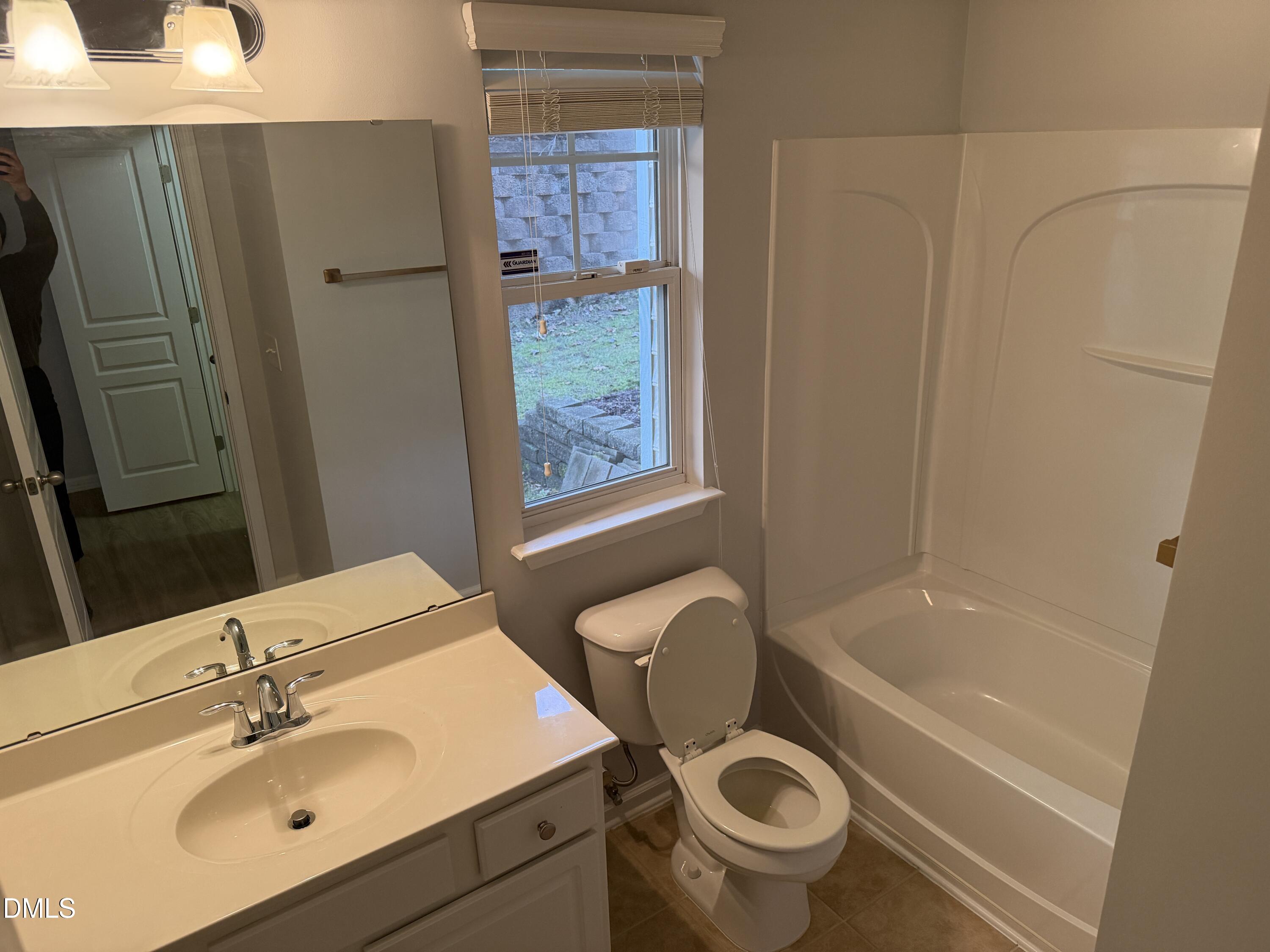 6136 Braidwood Court Raleigh, NC 27612 - Photo 11 of 14 IMG_5881