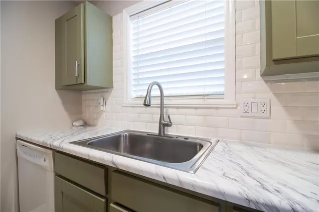 $185,000 | 388 Fairway Drive, Laplace, LA 70068