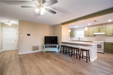 $185,000 | 388 Fairway Drive, Laplace, LA 70068