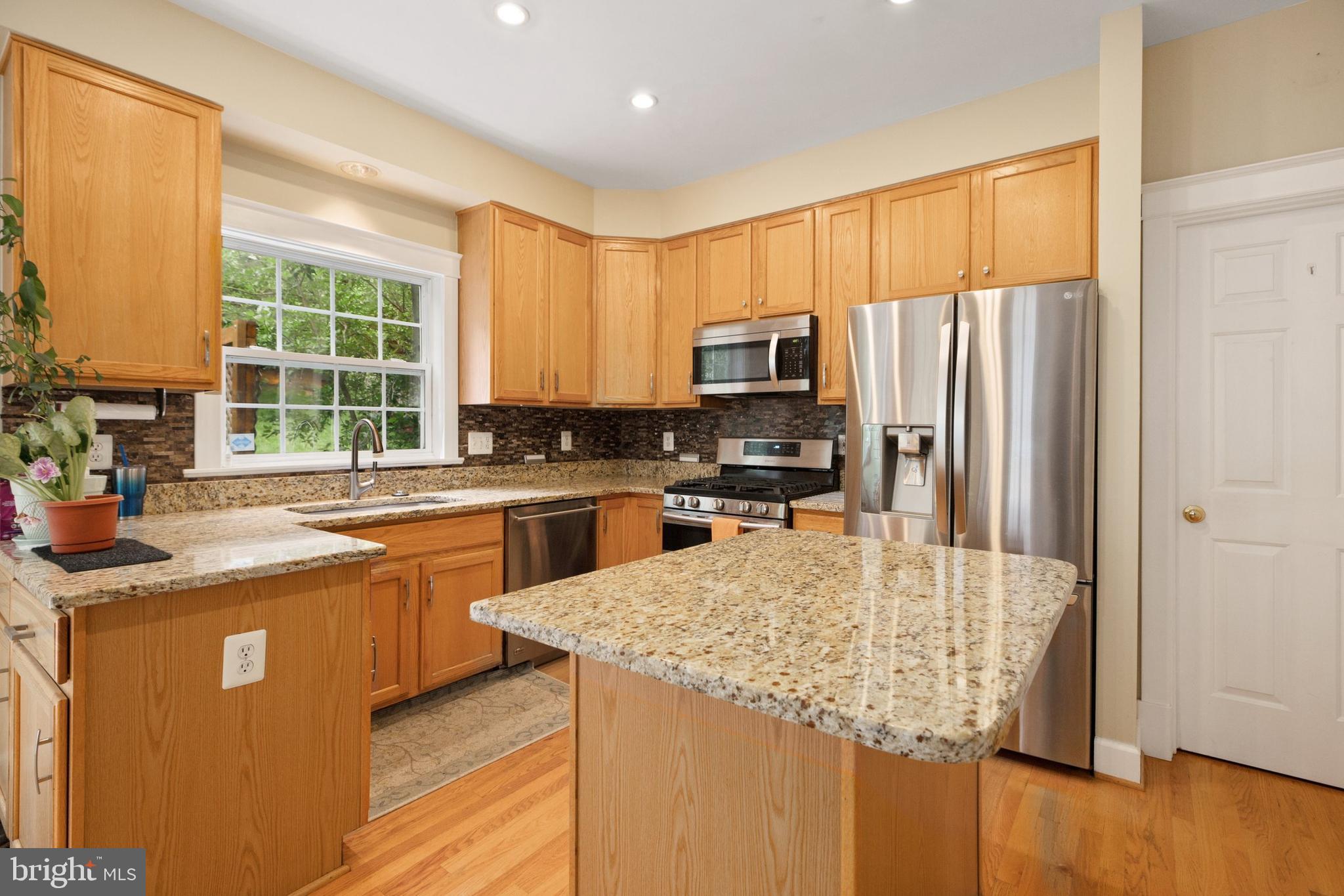 42706 Middle Ridge Place Broadlands, VA 20148 - Photo 8 of 34