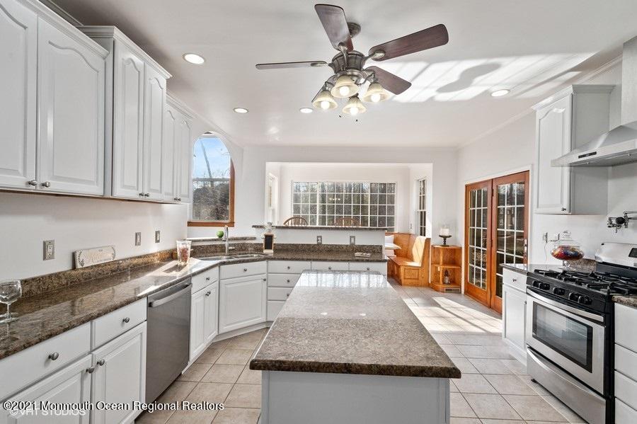 133 Old Turkey Swamp Road Freehold, NJ 07728 - Photo 5 of 27 Kitchen - newly upgraded