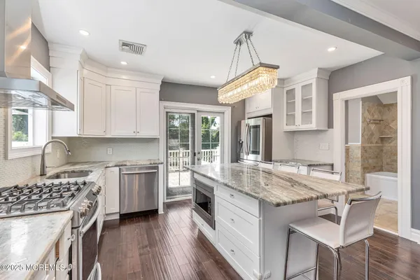 $3,500 | 76 South Street, Unit B, Eatontown, NJ 07724