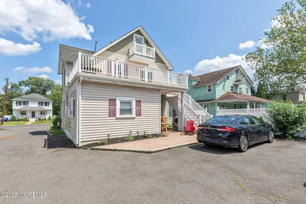 $3,500 | 76 South Street, Unit B, Eatontown, NJ 07724