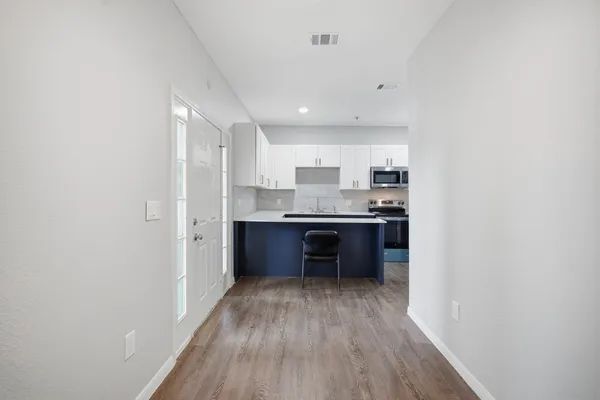 $2,495 | 611 Carpenter Avenue, Unit 201, Austin, TX 78753