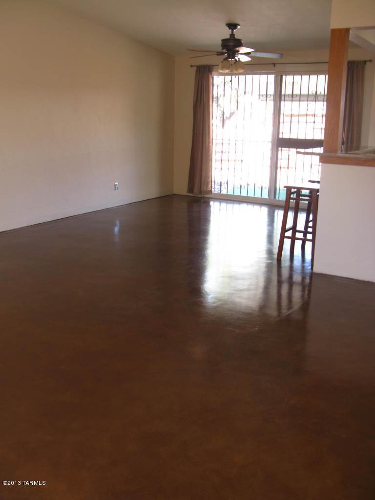 5841 East 9th Street Tucson, AZ 85711 - Photo 5 of 14