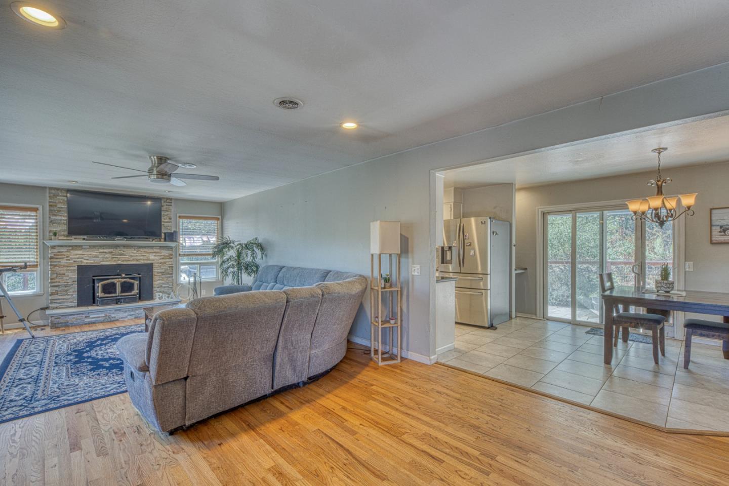 665 Paradise Road, Unit B Salinas, CA 93907 - Photo 3 of 31 Gallery Image 3