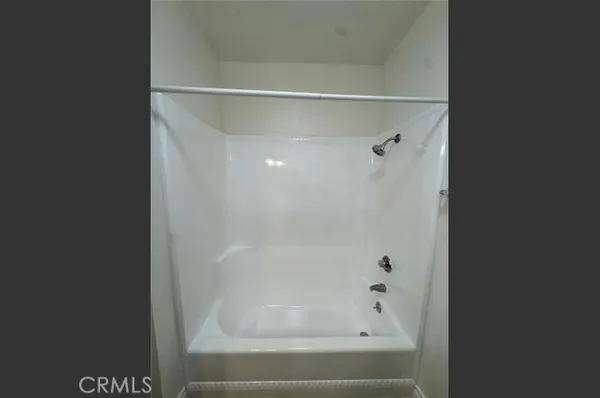 $2,950 | 2511 West Sunflower Avenue, Unit F11, Santa Ana, CA 92704