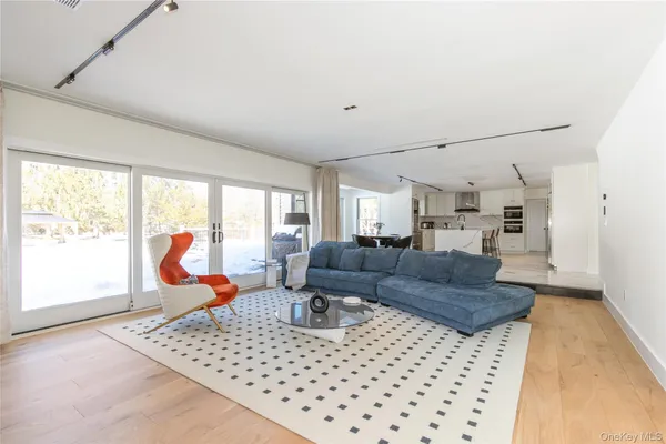 $2,798,000 | 45 Carriage Court, Muttontown, NY 11791