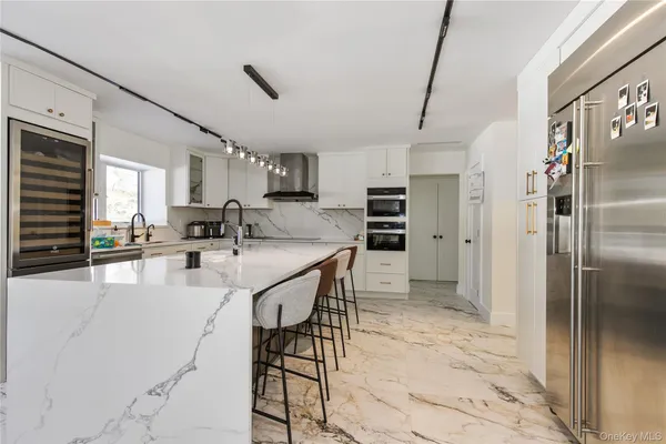 $2,798,000 | 45 Carriage Court, Muttontown, NY 11791