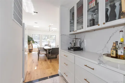 $2,798,000 | 45 Carriage Court, Muttontown, NY 11791