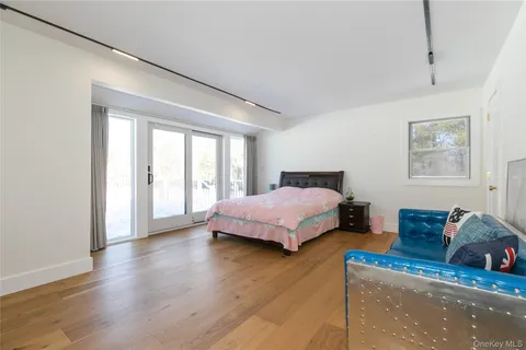 $2,798,000 | 45 Carriage Court, Muttontown, NY 11791