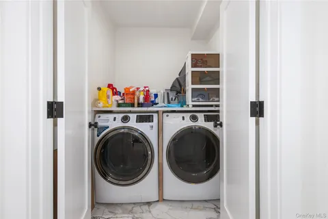 $2,798,000 | 45 Carriage Court, Muttontown, NY 11791