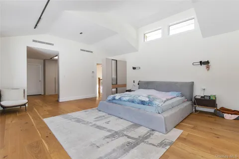 $2,798,000 | 45 Carriage Court, Muttontown, NY 11791