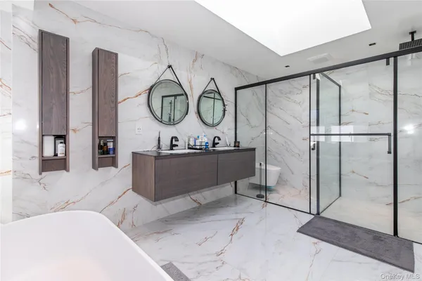 $2,798,000 | 45 Carriage Court, Muttontown, NY 11791