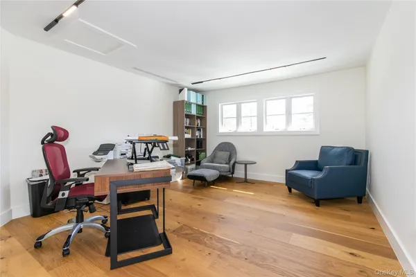 $2,798,000 | 45 Carriage Court, Muttontown, NY 11791