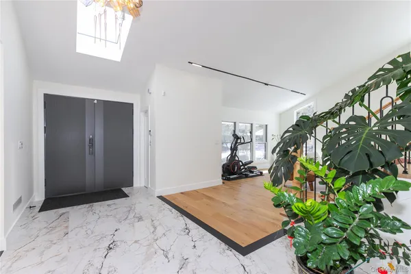 $2,798,000 | 45 Carriage Court, Muttontown, NY 11791