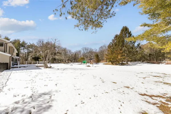 $2,798,000 | 45 Carriage Court, Muttontown, NY 11791