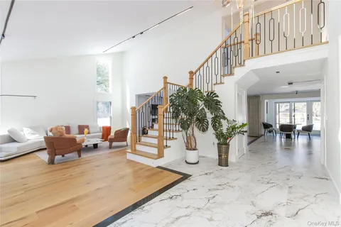 $2,798,000 | 45 Carriage Court, Muttontown, NY 11791