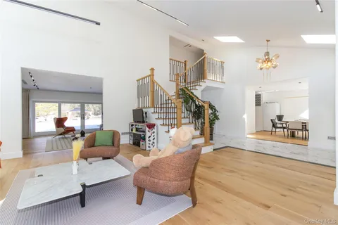 $2,798,000 | 45 Carriage Court, Muttontown, NY 11791