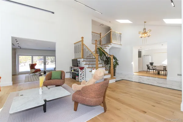 $2,798,000 | 45 Carriage Court, Muttontown, NY 11791