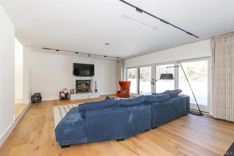 $2,798,000 | 45 Carriage Court, Muttontown, NY 11791