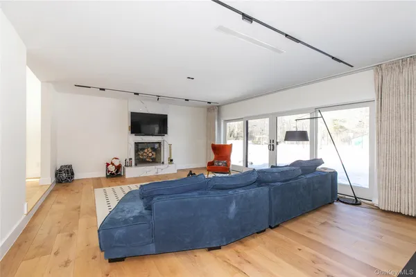 $2,798,000 | 45 Carriage Court, Muttontown, NY 11791