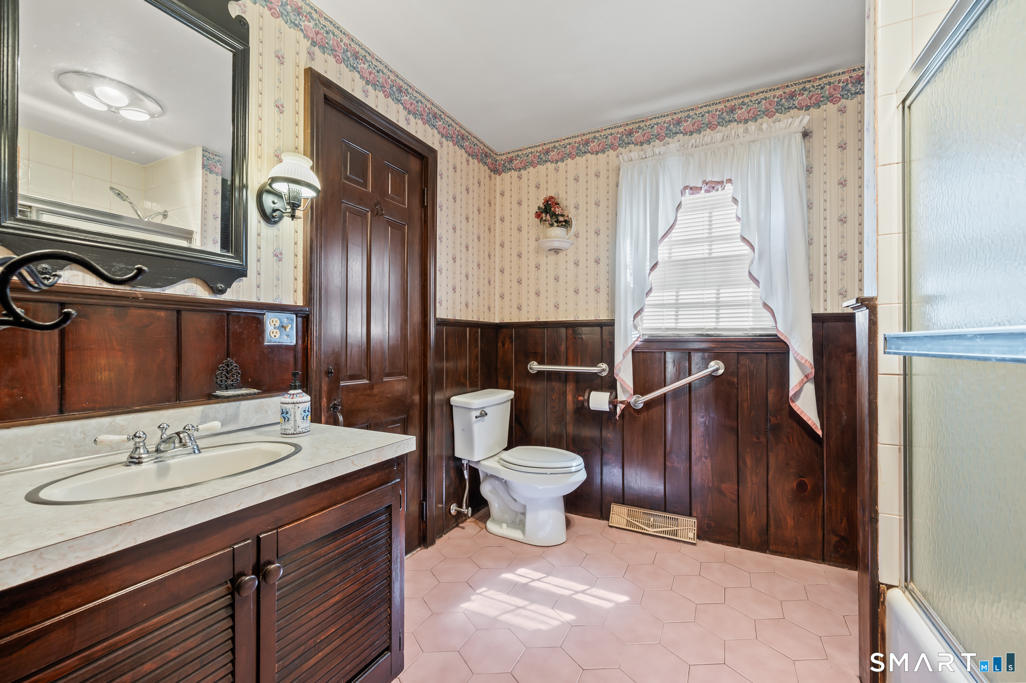 148 Oak Ridge Drive Berlin, CT 06037 - Photo 14 of 38
