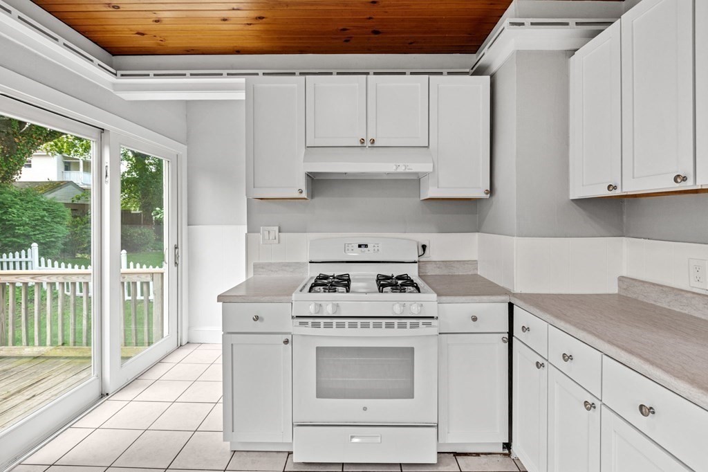 58 Townly Road Watertown, MA 02472 - Photo 18 of 27