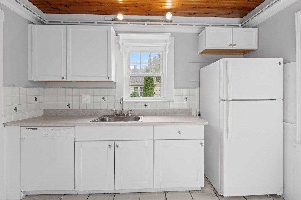 58 Townly Road Watertown, MA 02472 - Photo 19 of 27