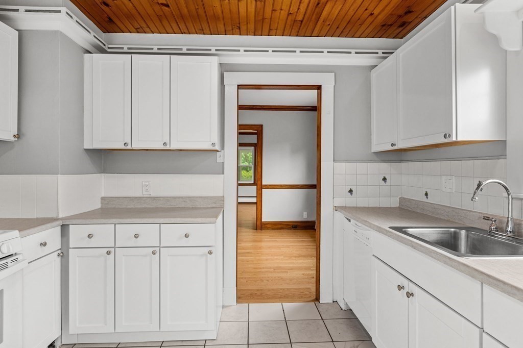 58 Townly Road Watertown, MA 02472 - Photo 21 of 27