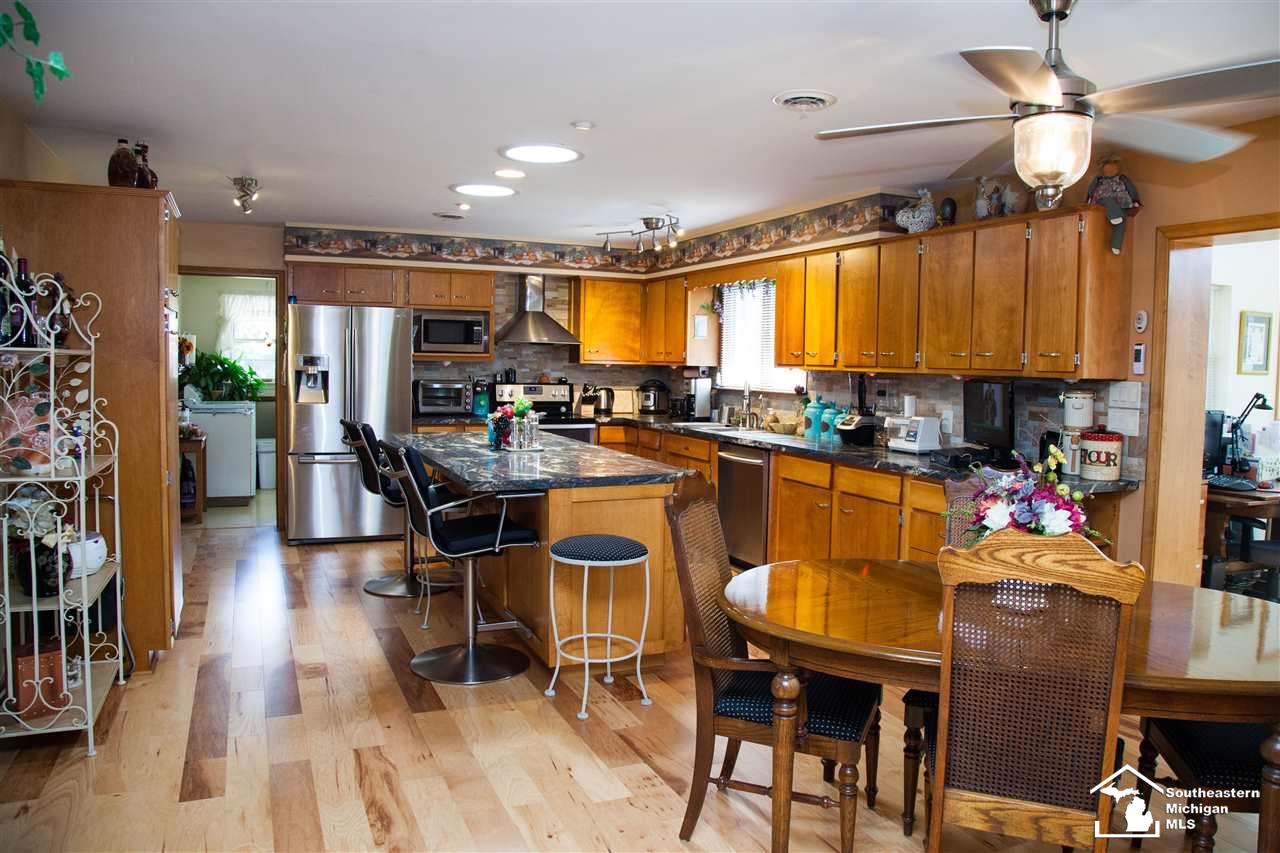 10487 Grafton Road Carleton, MI 48117 - Photo 27 of 54 31352619-26.JPG