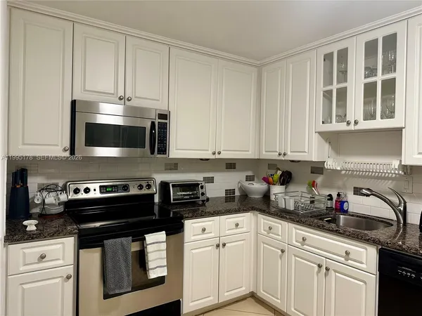 $4,750 | 100 Bayview Drive, Unit 1405, Sunny Isles Beach, FL 33160