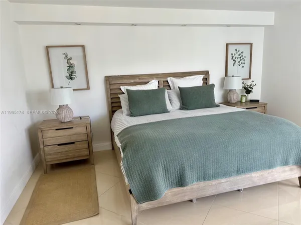 $4,750 | 100 Bayview Drive, Unit 1405, Sunny Isles Beach, FL 33160