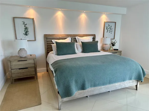 $4,750 | 100 Bayview Drive, Unit 1405, Sunny Isles Beach, FL 33160